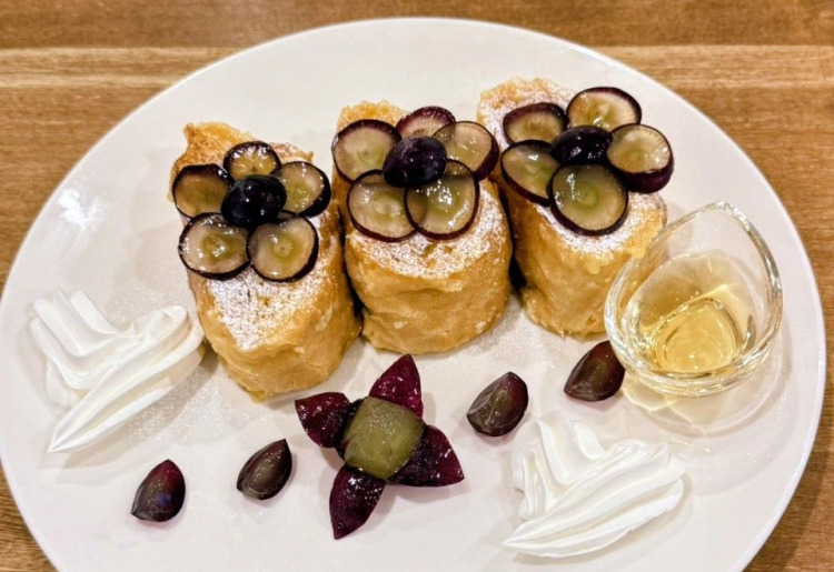 濃厚な花咲く！巨峰のフレンチトースト