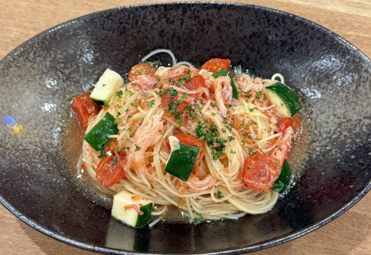 カニとセミドライトマトの冷製パスタ